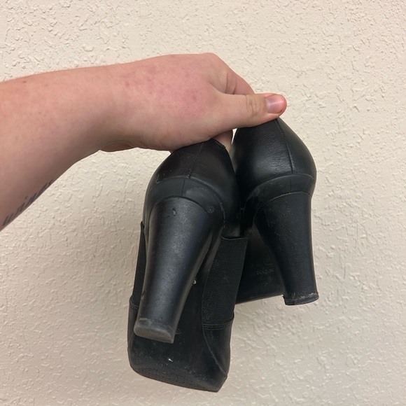 Geox women’s 7 black high heel booties - Picture 3 of 6